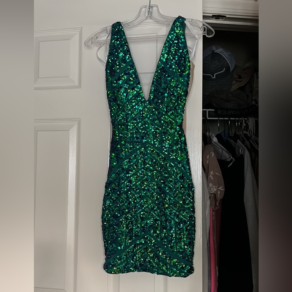 Homecoming dress WORN ONCE BRAND NEW CONDITION